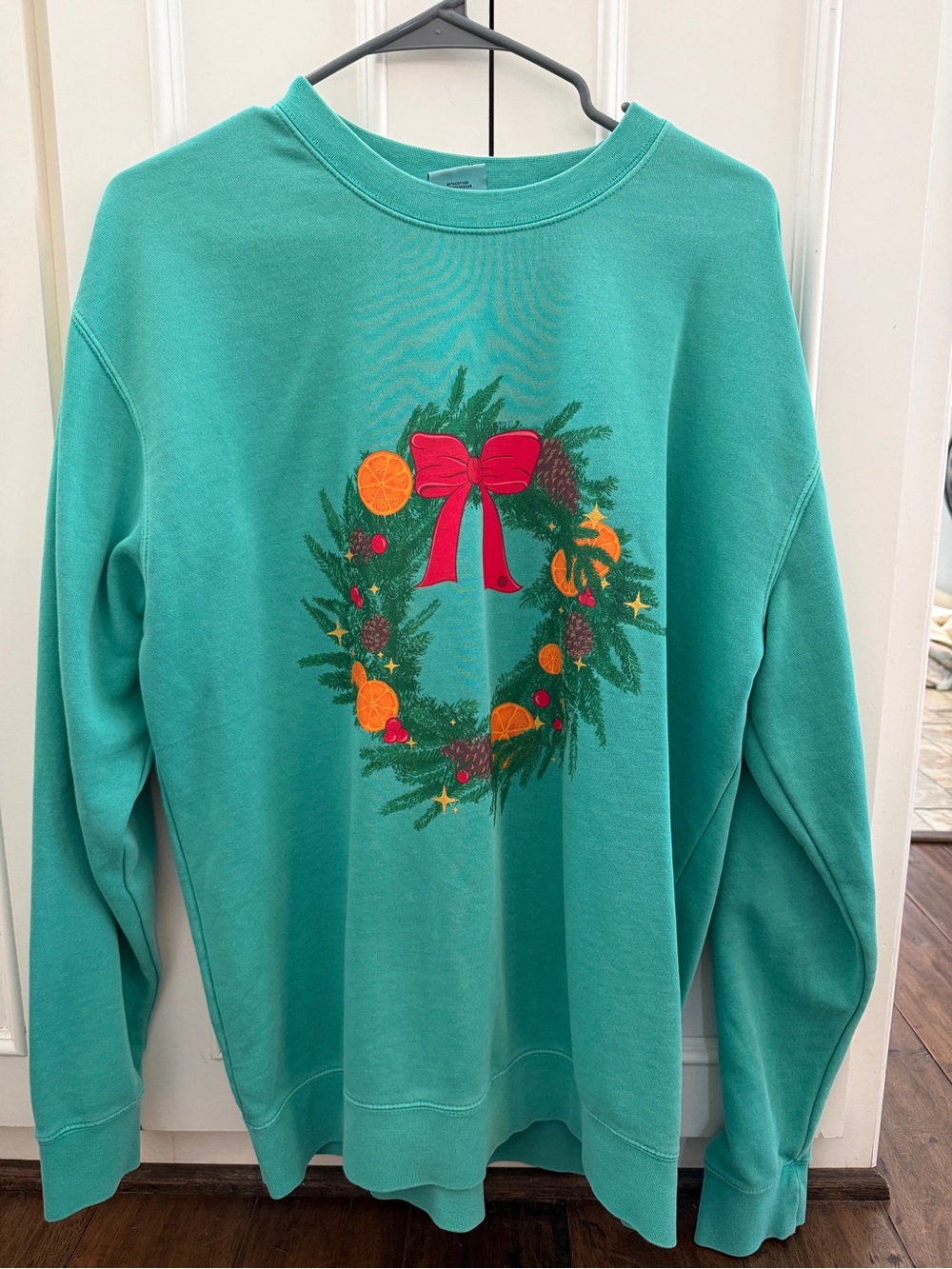 Living Fully Co Holiday Wreath Graphic Sweatshirt- Women's Large - Picture 2 of 4